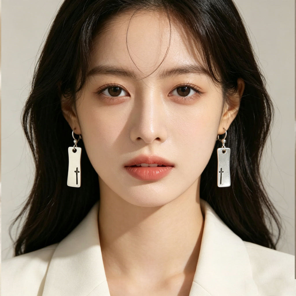 Fashionable Minimalist-style Womens Earrings – view 2