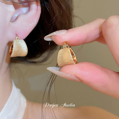 Retro Brushed Metal Half Hoop Earrings, Stylish Ear Cuffs – view 6