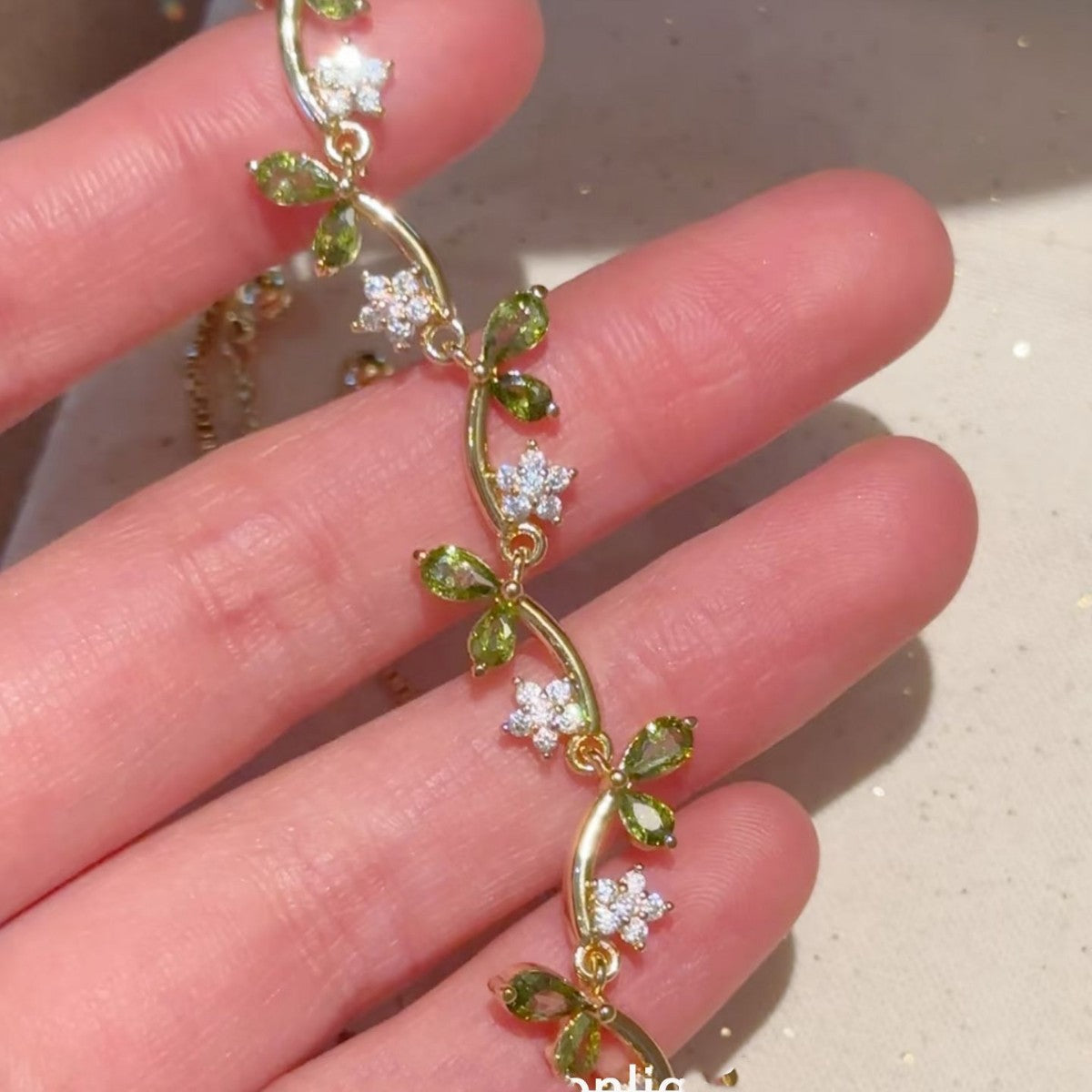 Summer Retro Olive Green Rhinestone Branch And Leaf Bracelet – view 3