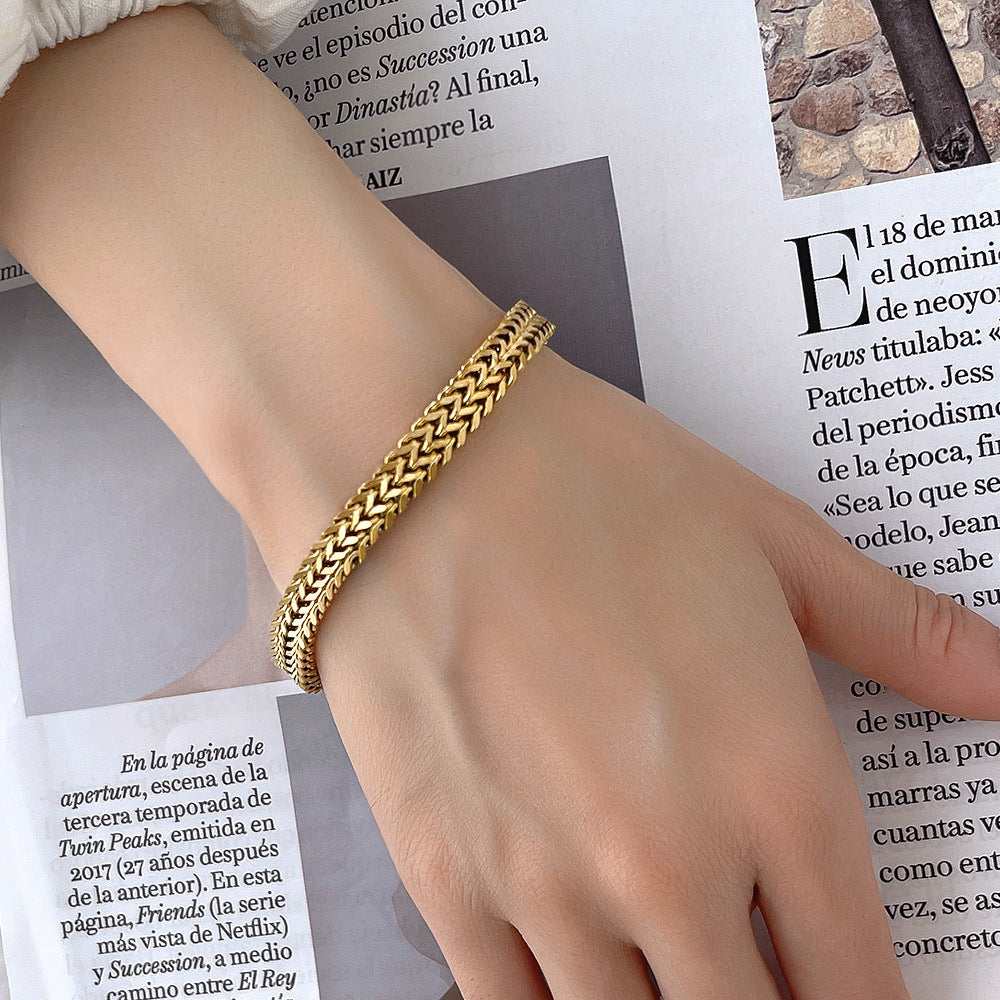 Thick Hemp Flower Chain Bracelet – 18K Gold Titanium Steel – view 3