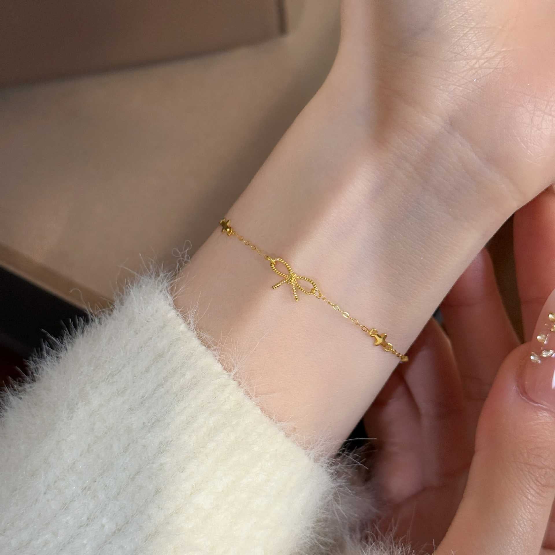 S925 Sterling Silver 18K Gold-plated Bow Bracelet For Women – view 2