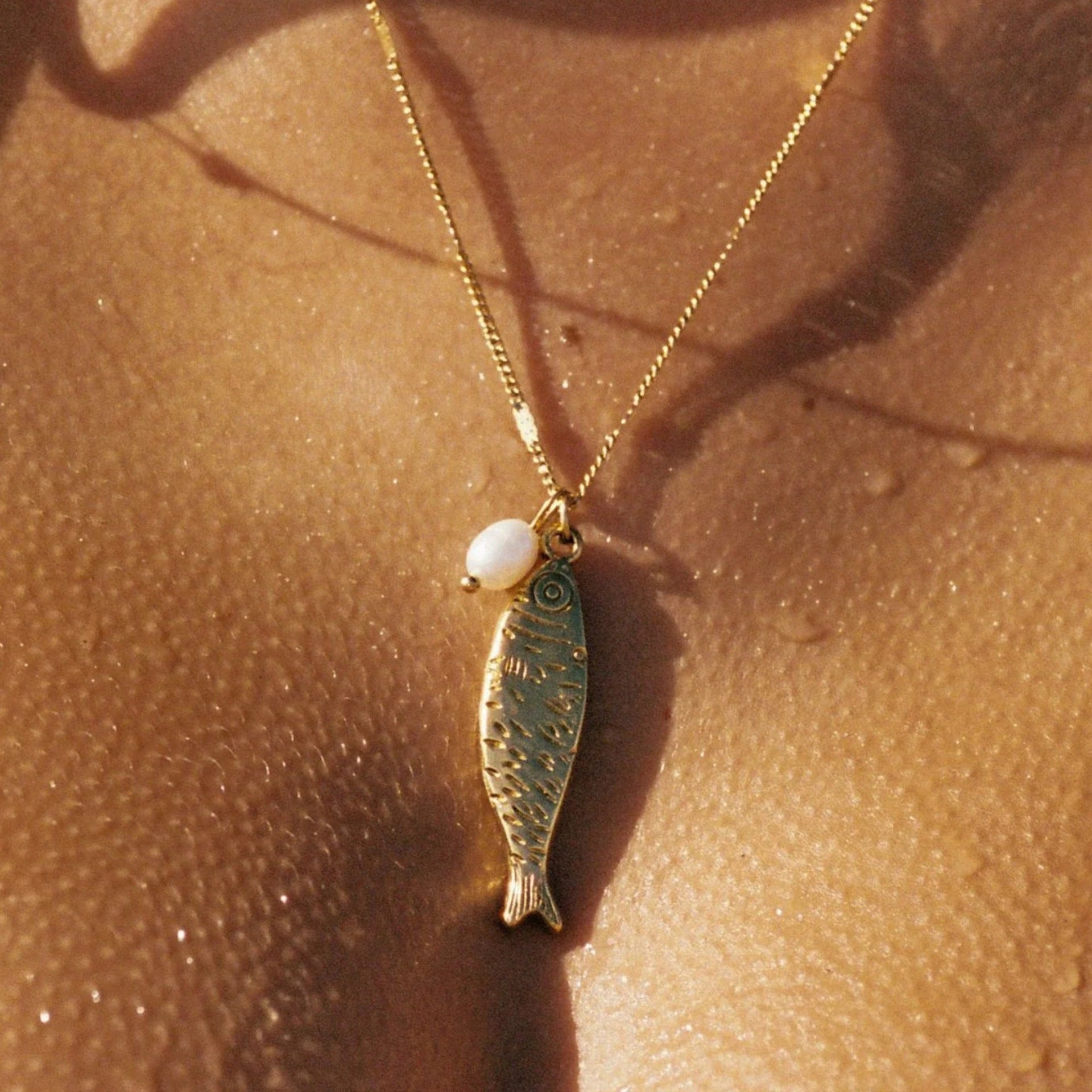 Baroque Pearl Fish Pendant Necklace – 18K Gold Plated Steel