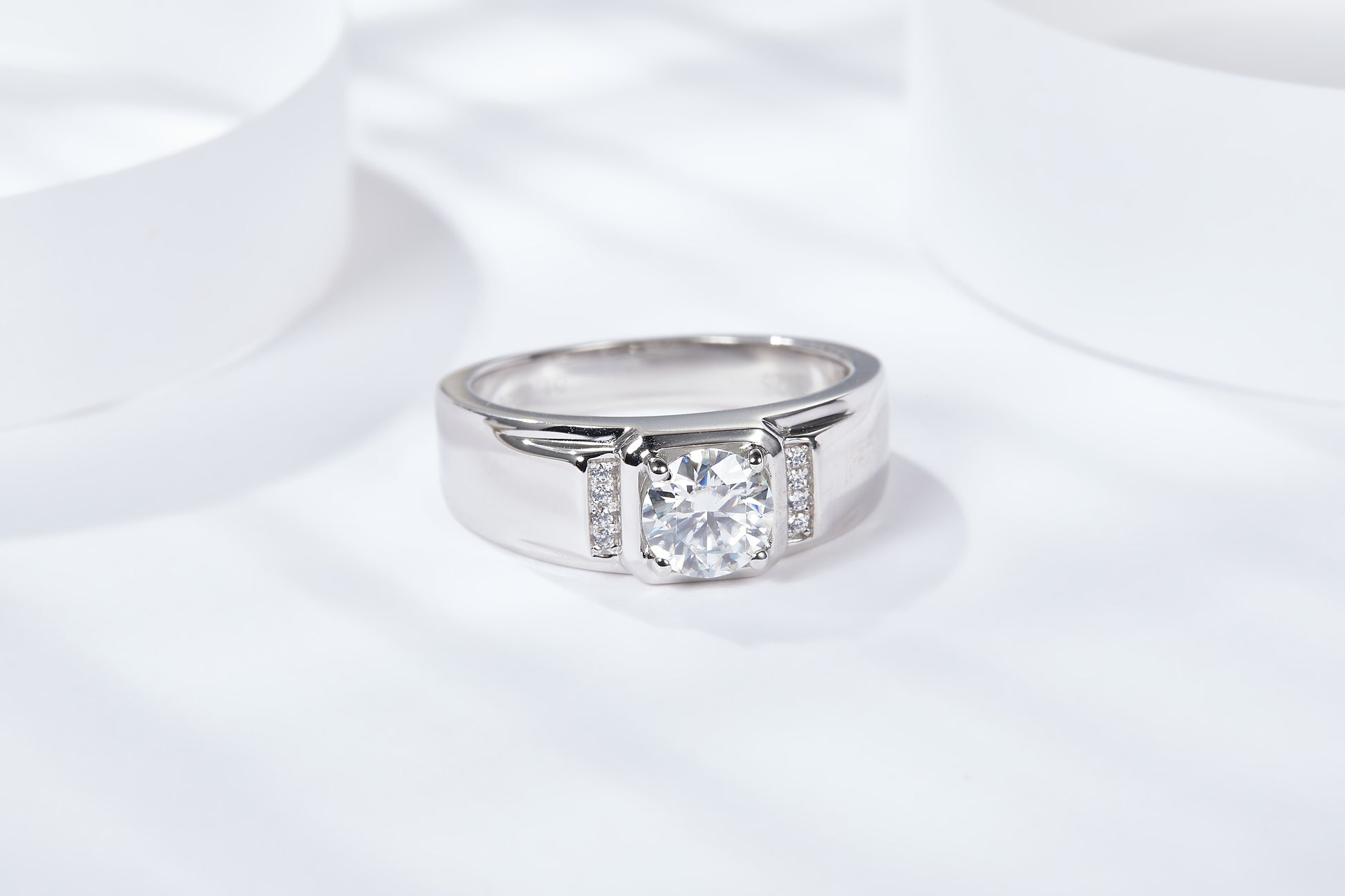1 Carat Moissanite Men's Ring – S925 Silver, Platinum Plated – view 4