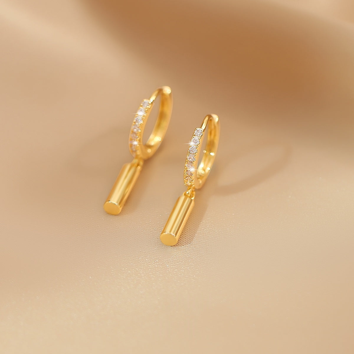 Cylindrical Geometric Niche Light-luxury Ear Clips – view 3