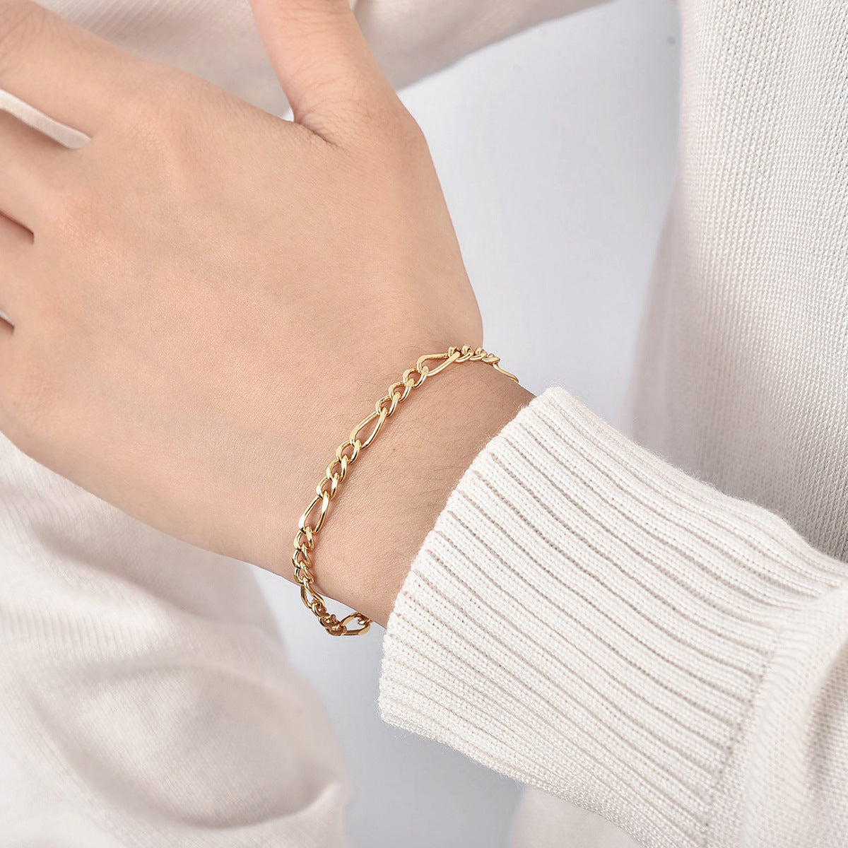 Fashionable And Casual Brass-plated Bracelet For Women – view 2
