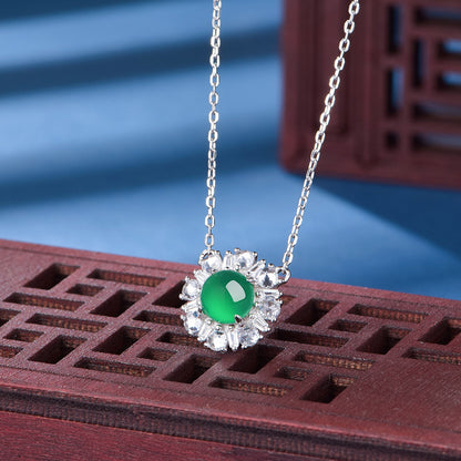 Green chrysoprase daisy pendant necklace with platinum-plated finish – view 5