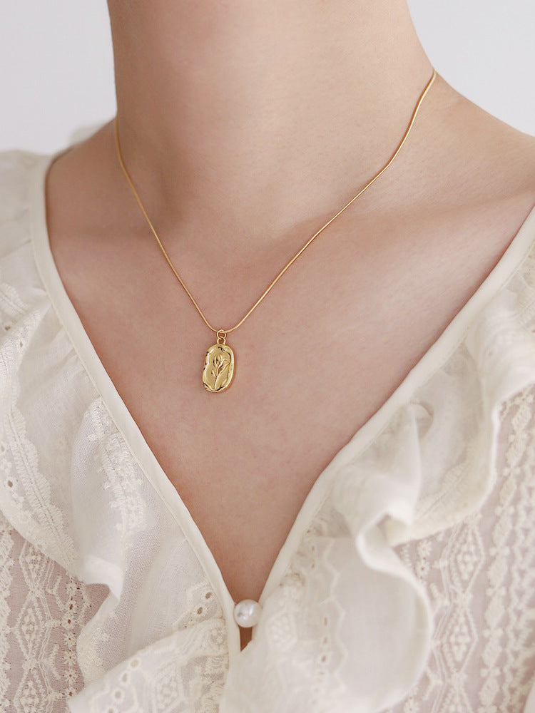 Tulip Snake Chain Necklace – Gold Titanium Steel – view 4