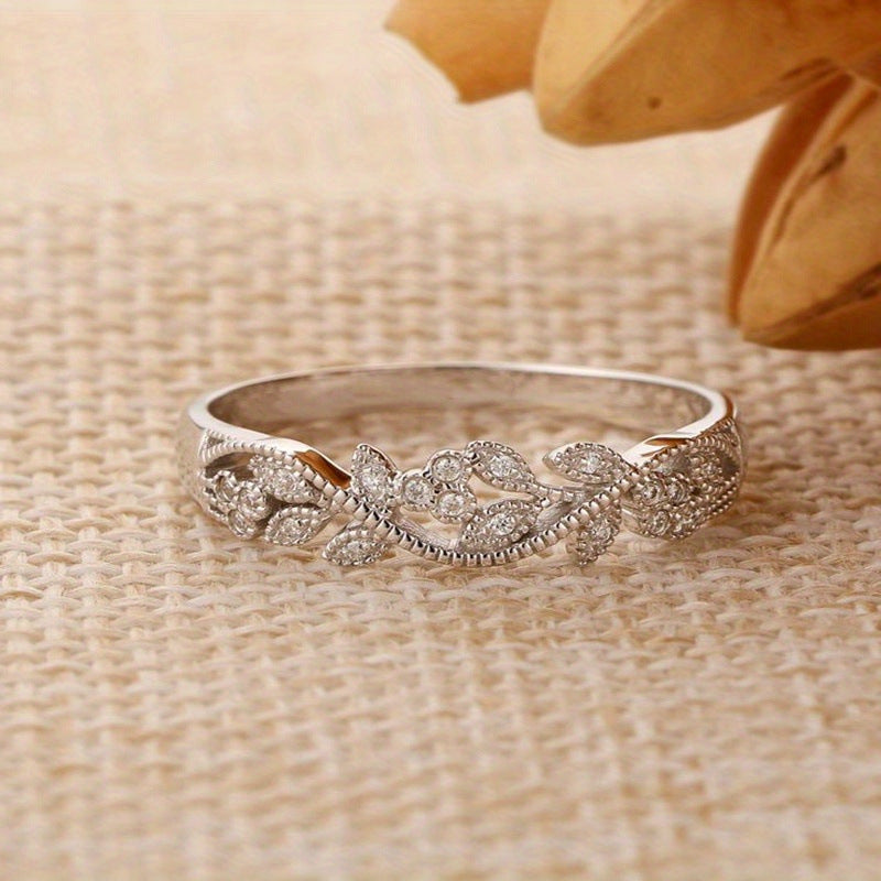European And American Fashion Flower Hand Jewelry Couple Rings – view 2