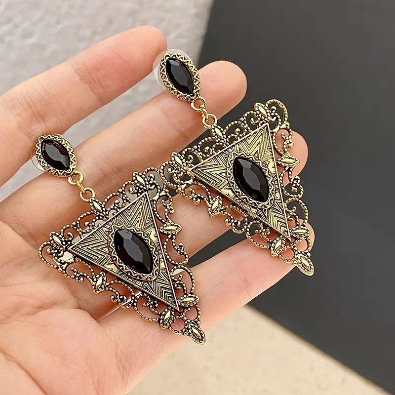 French Retro Black Rhinestone Triangle Dangle Earrings – view 3