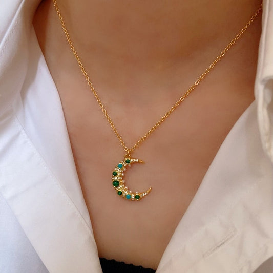 Vintage Copper-plated Gold Moon Pendant Necklace For Women