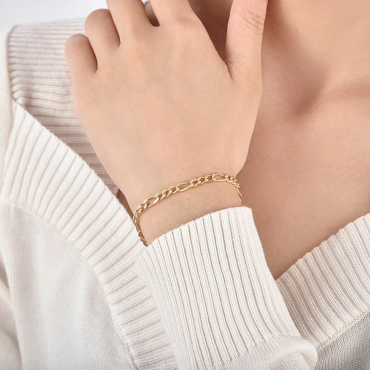 Fashionable And Casual Brass-plated Bracelet For Women