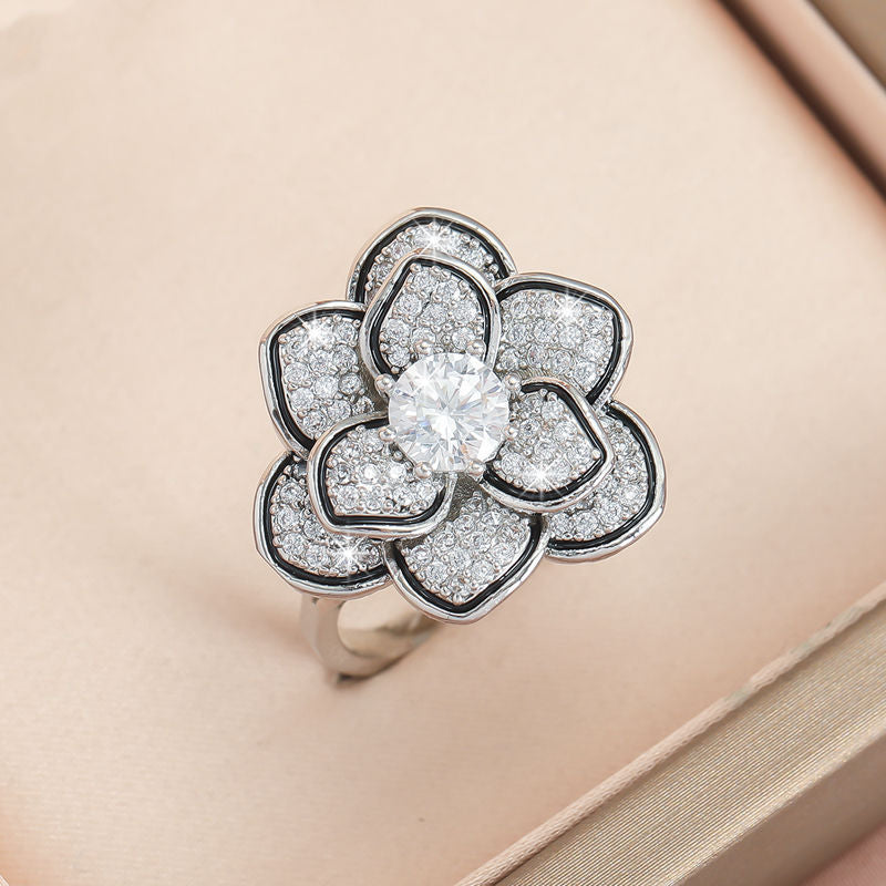 Fashion Light Luxury Flower Ring For Women – view 3