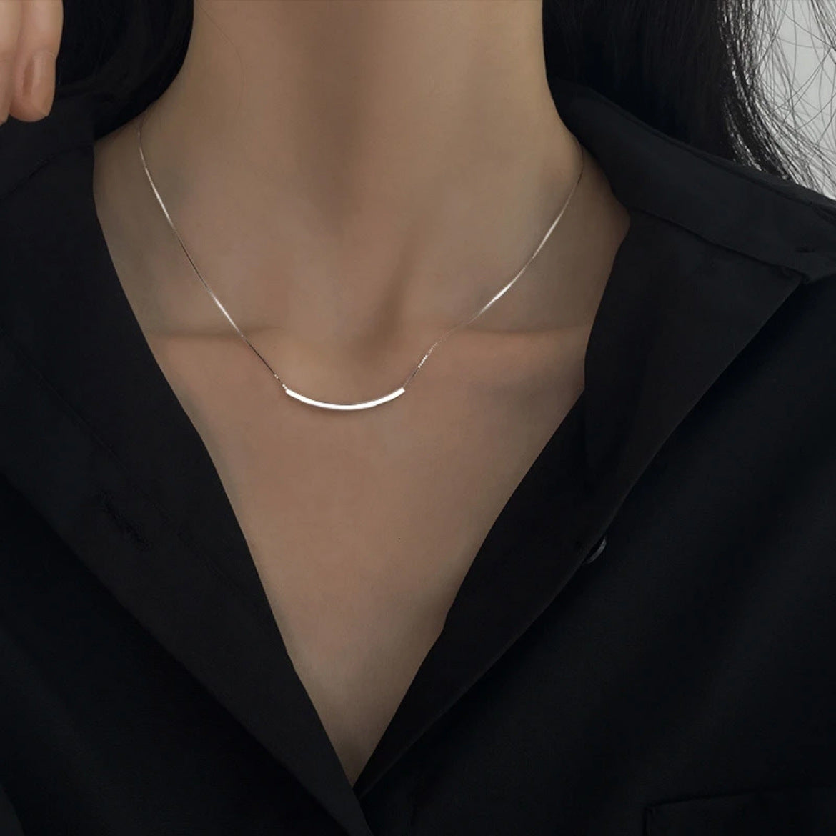 Smile Curved Tube Necklace – S999 Fine Silver