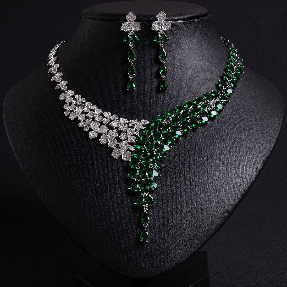 Coloured statement necklace and matching earrings set — supplier detail view 3