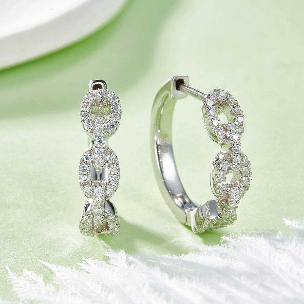 Twisted Chain Link Moissanite Hoops 18mm – S925 Platinum – view 4