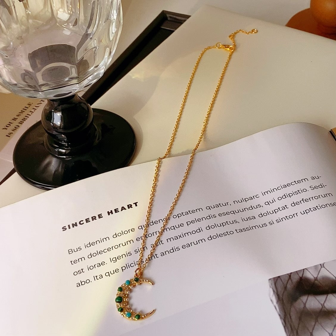 Vintage Copper-plated Gold Moon Pendant Necklace For Women – view 5