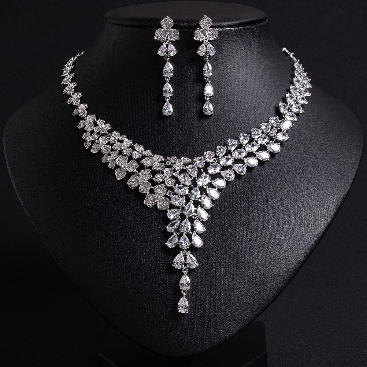 Coloured statement necklace and matching earrings set — supplier detail view 2