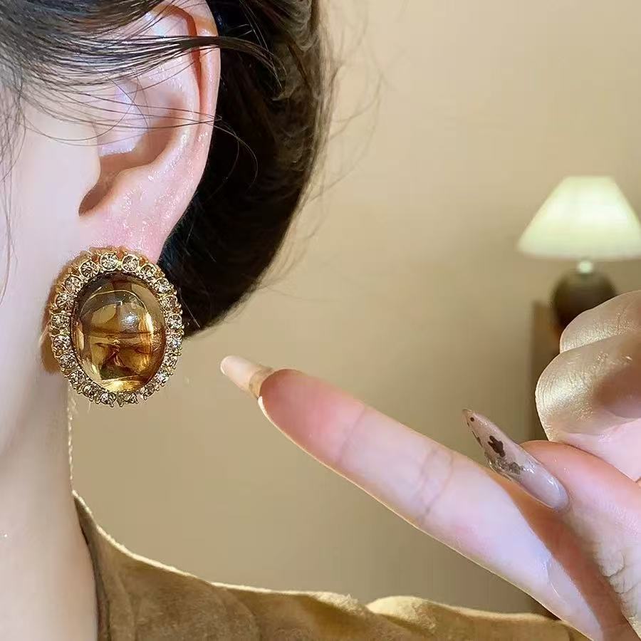 Golden Oval Marbled Resin Earrings – Retro Studs – view 3