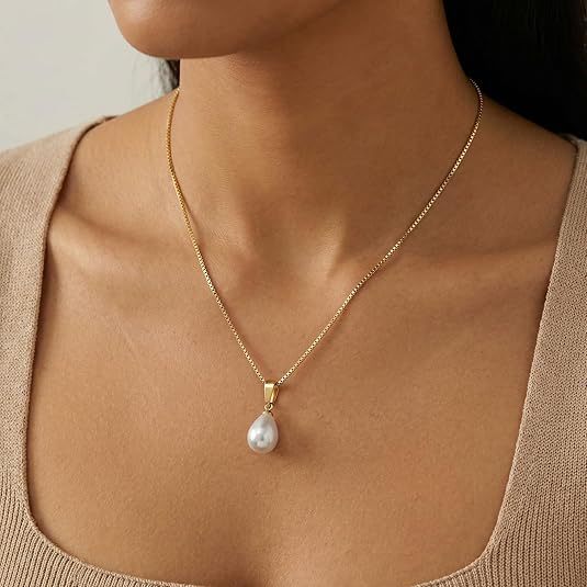 Minimalist Clavicle Chain With A