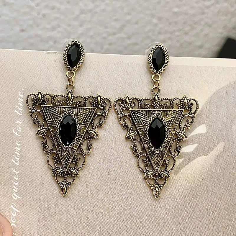 French Retro Black Rhinestone Triangle Dangle Earrings – view 5