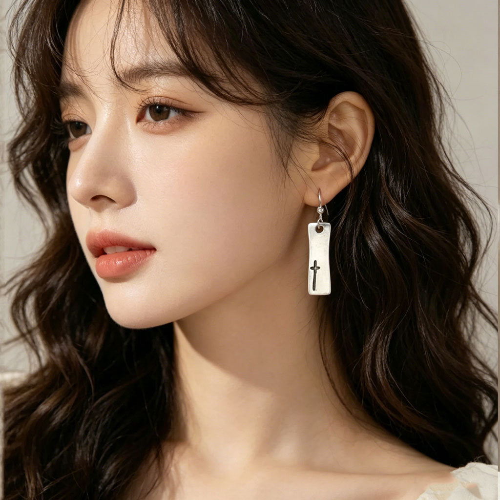 Fashionable Minimalist-style Womens Earrings – view 4