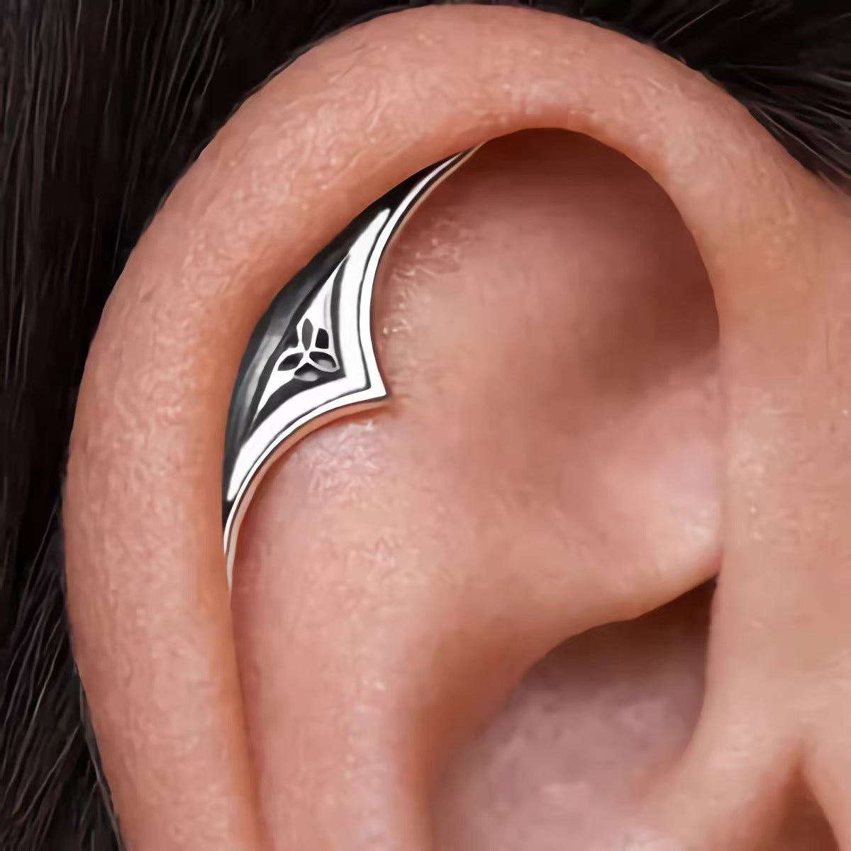 Halloween Horror Gothic Geometric Hollow-out Crescent-shaped Helix Stud – view 4