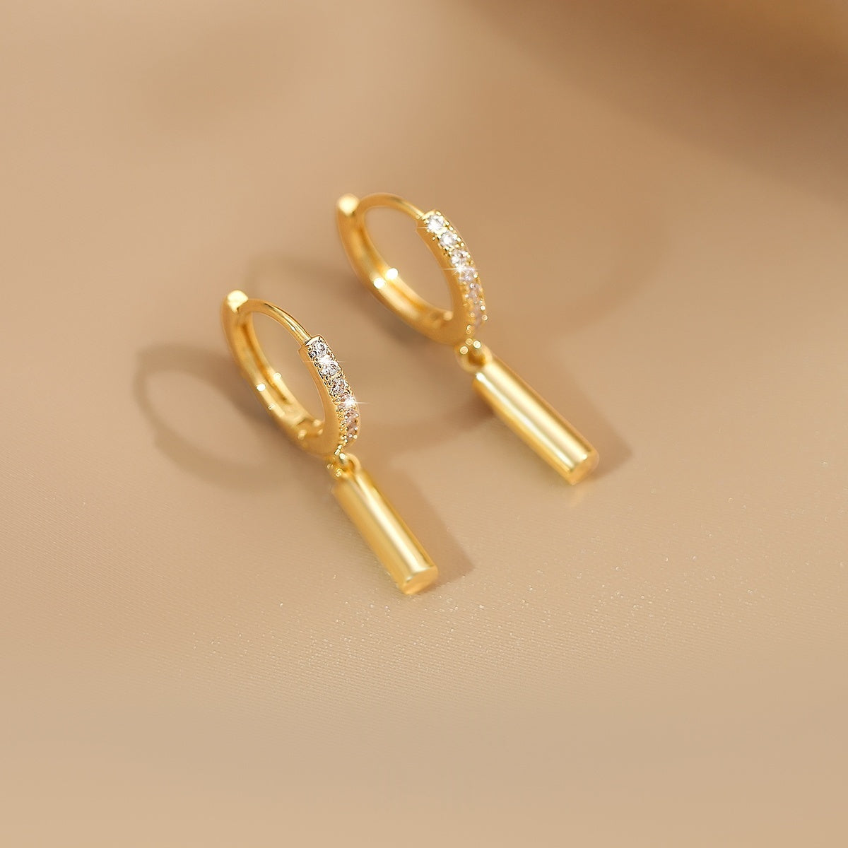 Cylindrical Geometric Niche Light-luxury Ear Clips – view 4