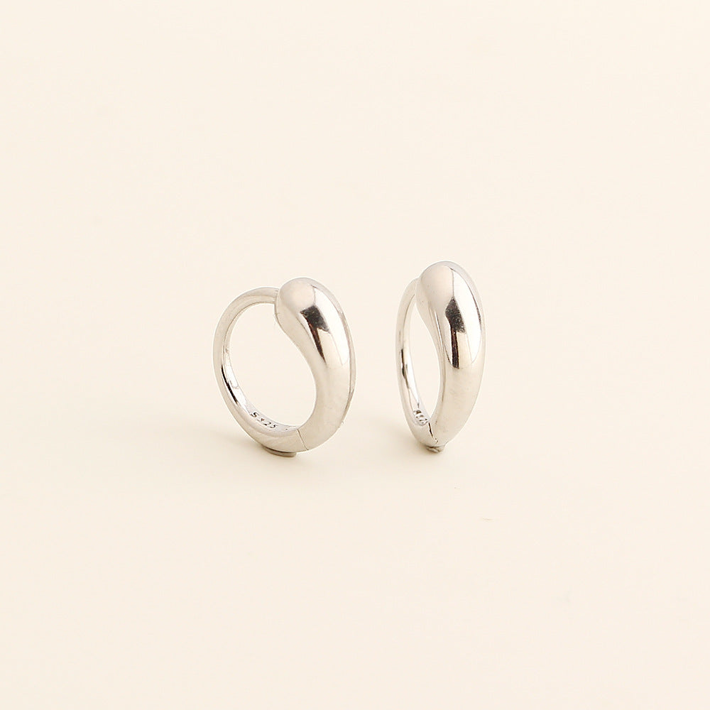 Elegant And Geometric Minimalist Earrings – view 6