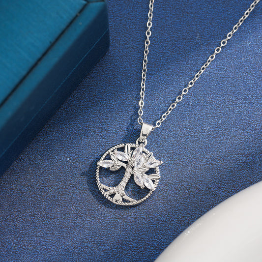 Europe And America Love Hollow Rose Necklace