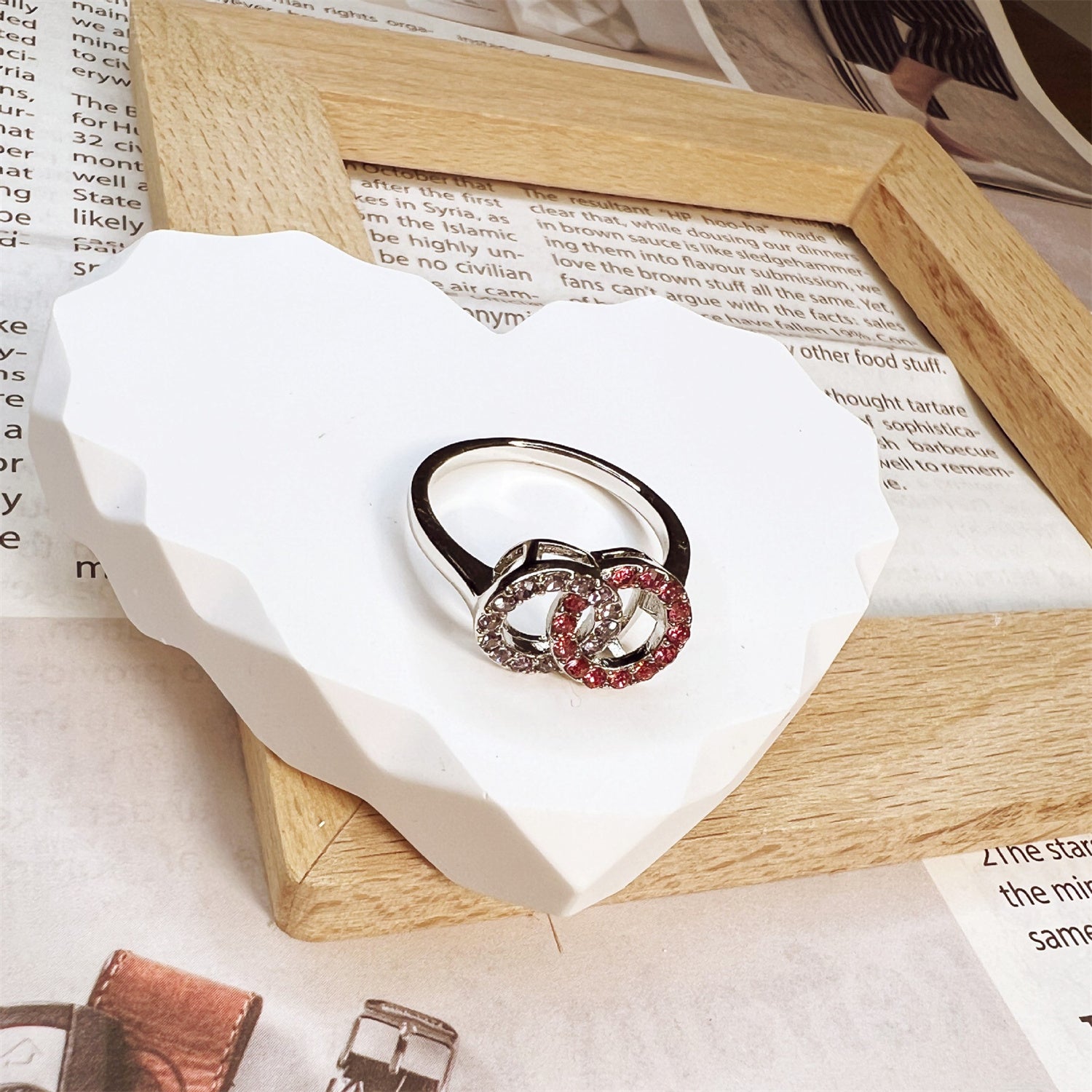 Interlocking Double-ring Simple Ring – view 2