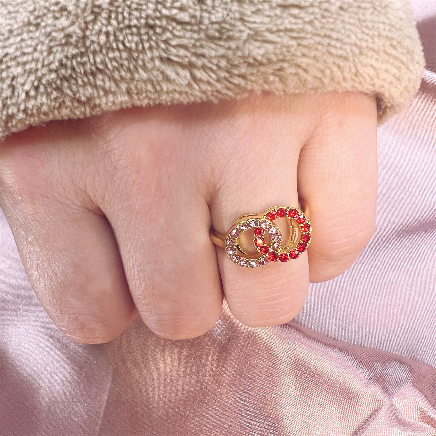 Interlocking Double-ring Simple Ring – view 5
