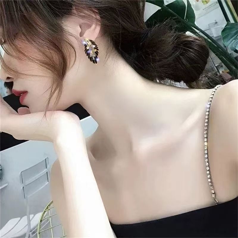 Black Leaf Zircon Inlay Earrings – Retro Geometric – view 6